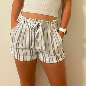 Casual, stripped shorts!